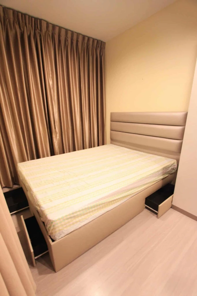 For rent: Life Asoke Hype, studio room, fully furnished, located in the heart of the business district, move in now, don't hesitate.