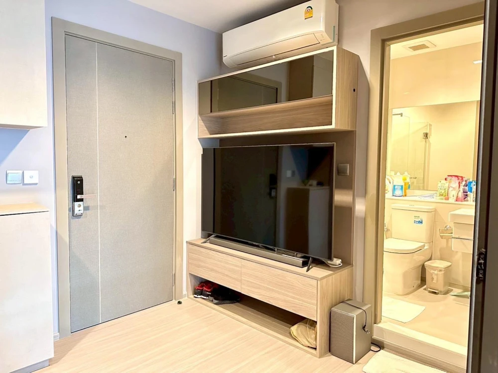 For rent: Life Asoke-Rama 9, 1 bedroom, 1 bedroom, decorated in a controlled tone, good location, book now!