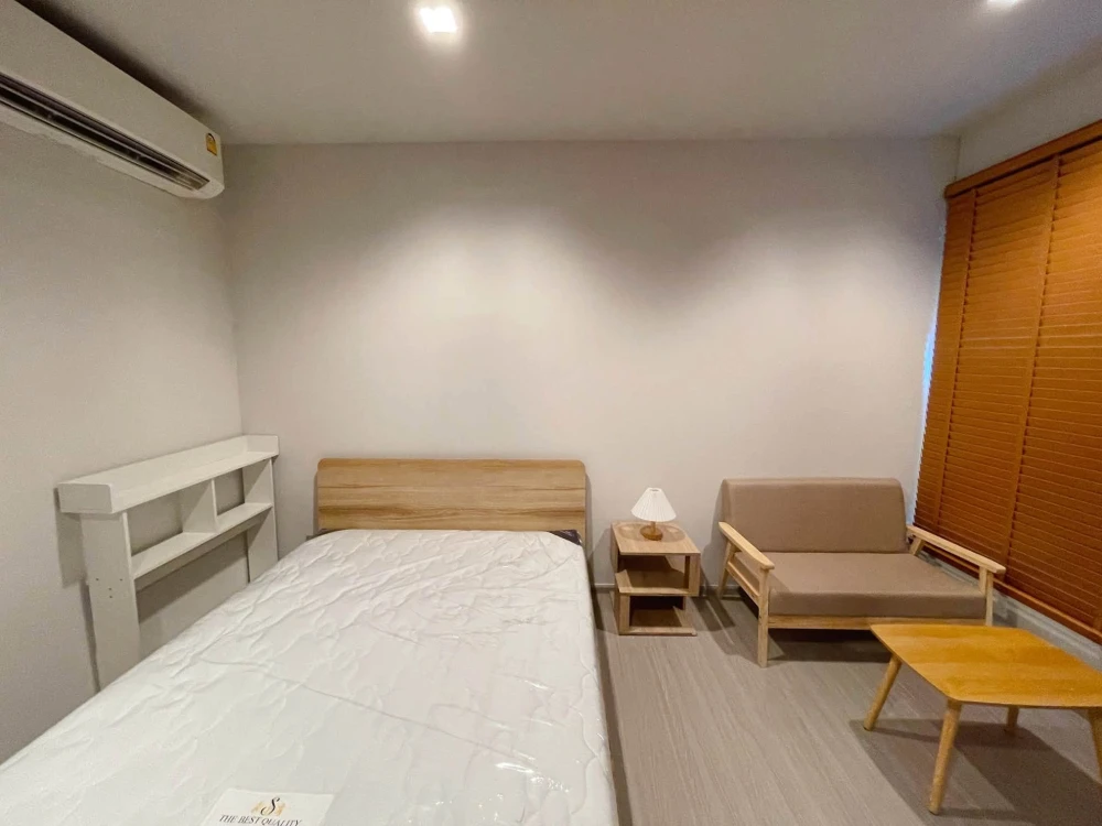 For rent: Life Asoke-Rama 9, 14th floor. Fully furnished and ready to move in—book now before it’s gone!