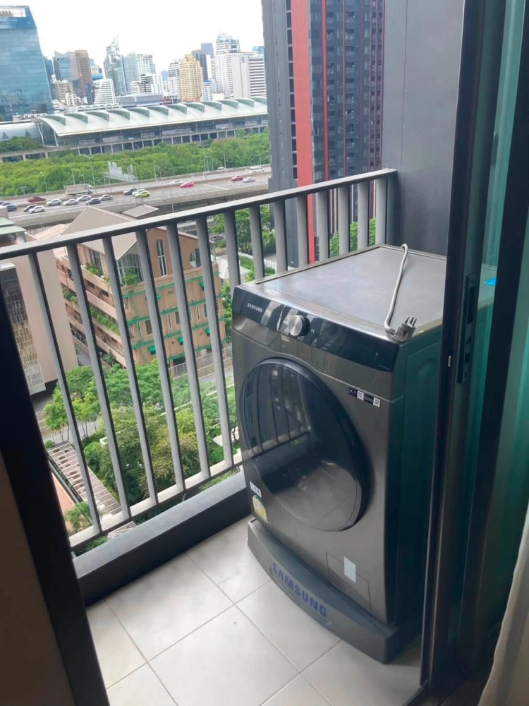 For rent: Life Asoke-Rama 9, 14th floor. Fully furnished and ready to move in—book now before it’s gone!