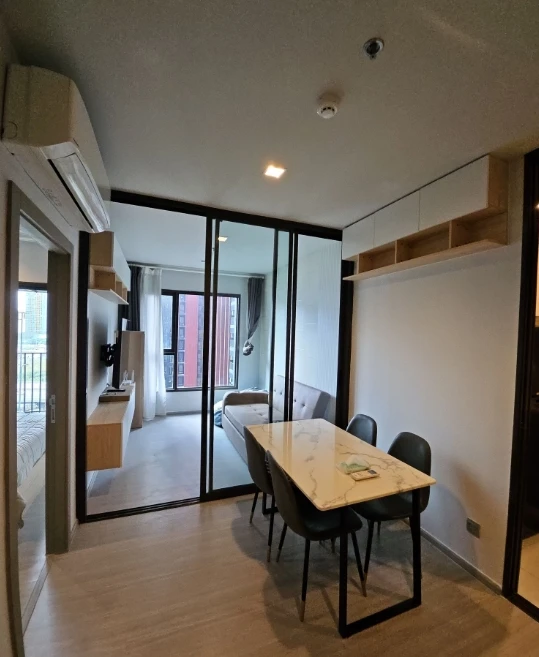 For rent: Life Asoke-Rama 9, 16th floor, nice room, fully furnished, book now, don't miss out.