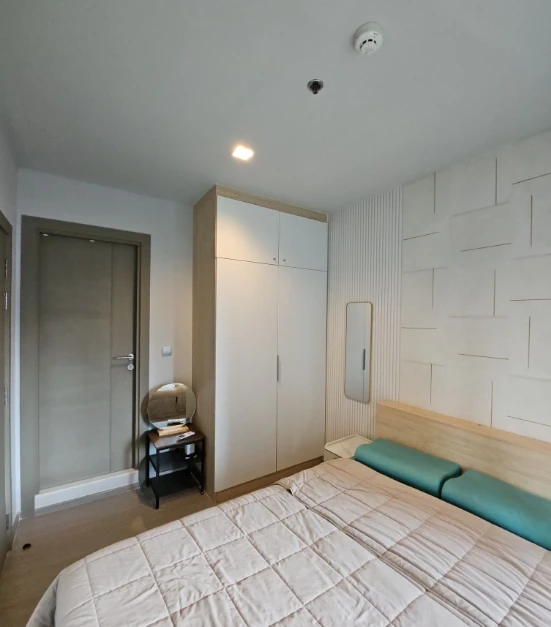 For rent: Life Asoke-Rama 9, 16th floor, nice room, fully furnished, book now, don't miss out.
