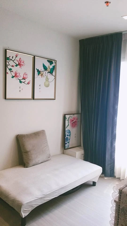 For rent: Life Asoke-Rama 9, 25th floor, very high, 2 bedrooms, spacious area, don't miss it.