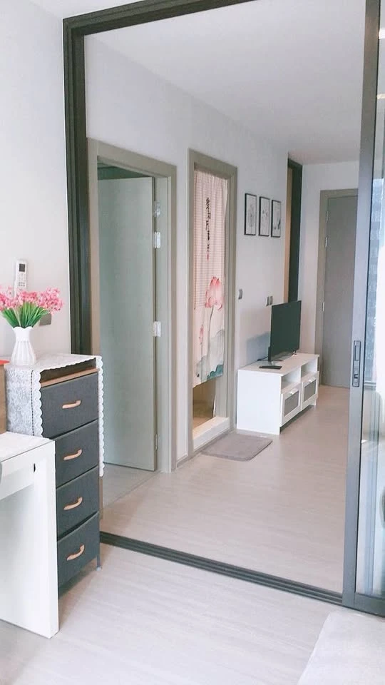 For rent: Life Asoke-Rama 9, 25th floor, very high, 2 bedrooms, spacious area, don't miss it.