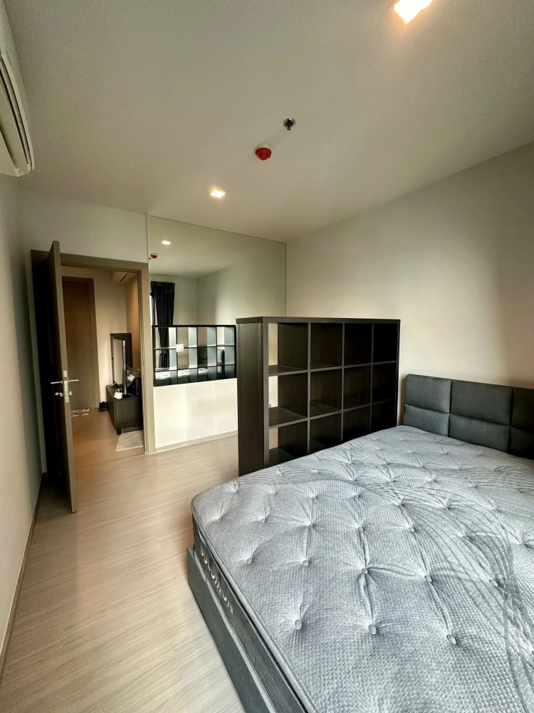 For rent: Life Asoke-Rama 9, 31st floor, fully furnished, nice room, reserve now, don't miss out.