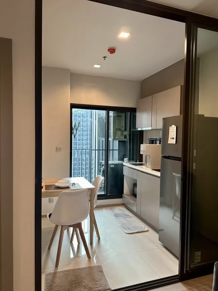 For rent: Life Asoke-Rama 9, 31st floor, fully furnished, nice room, reserve now, don't miss out.