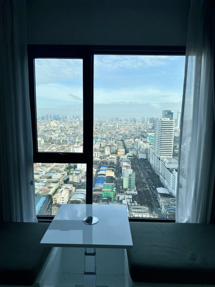 For rent: Life Asoke-Rama 9, 37th floor, beautiful open view, fully furnished. If interested, hurry and reserve now!