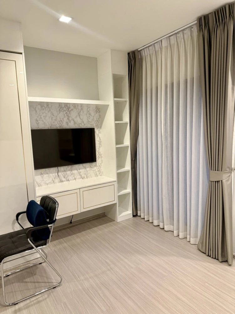 For rent: Life Asoke-Rama 9, 37th floor, beautiful open view, fully furnished. If interested, hurry and reserve now!