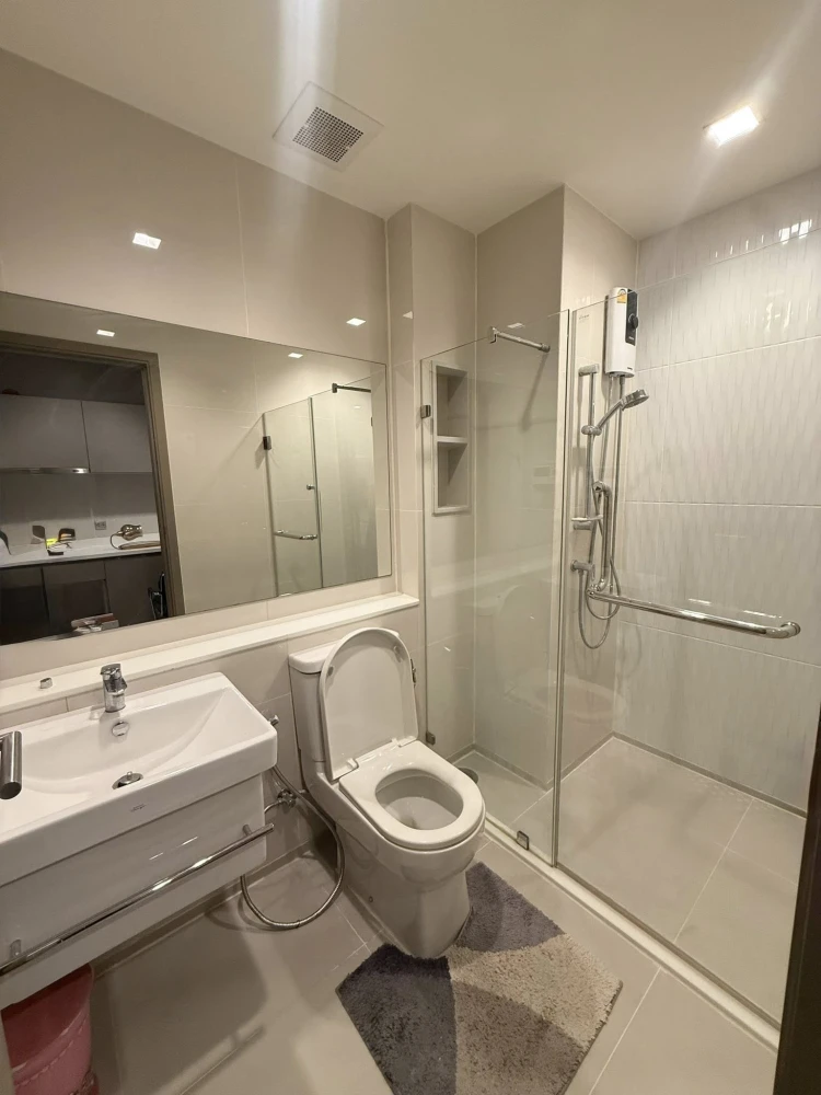 For rent: Life Asoke-Rama 9, 37th floor, beautiful open view, fully furnished. If interested, hurry and reserve now!