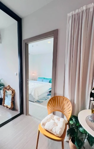 For Rent: Life Asoke-Rama 9. Spacious unit, fully furnished. Book now if interested!