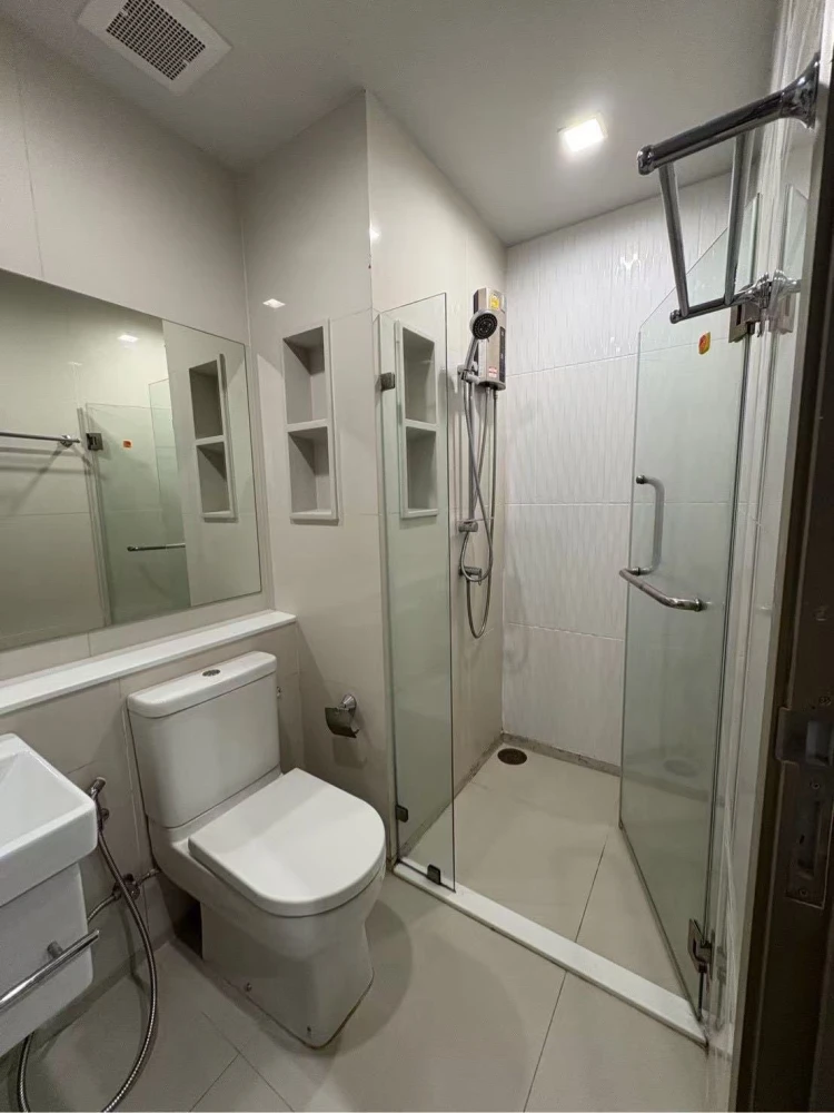 For rent: Life Asoke-Rama 9, ready to move in, high floor, fully furnished, reserve now!!!