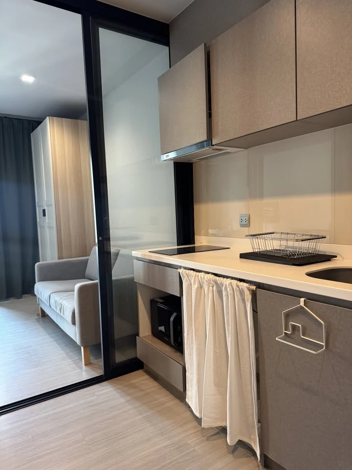 For rent: Life Asoke-Rama 9 studio room, fully furnished with appliances. Don't miss out!