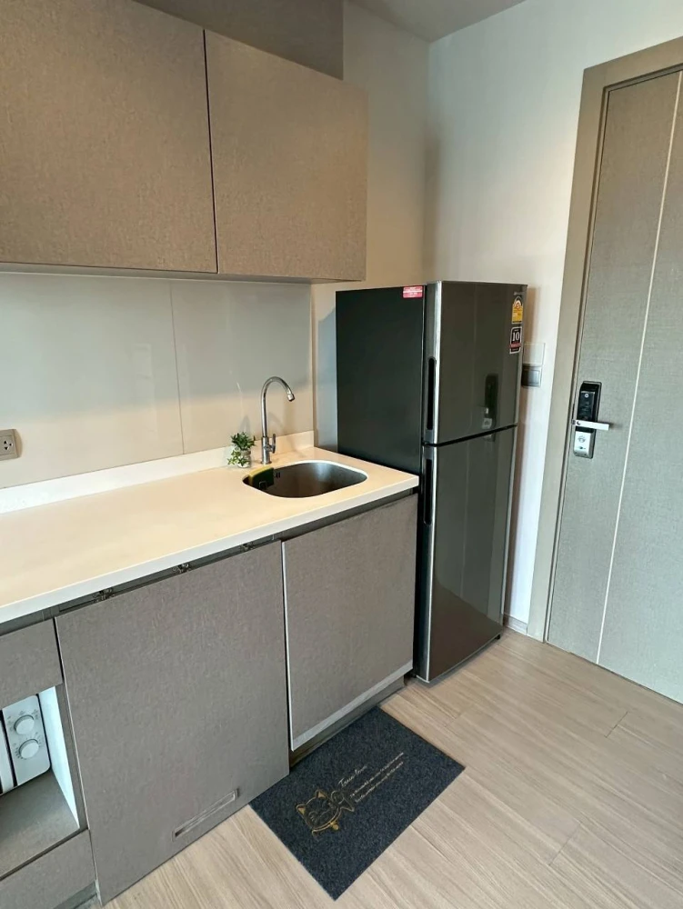 For rent: Life Asoke-Rama 9, studio room, fully furnished and equipped with appliances. Just bring your bags and move in!