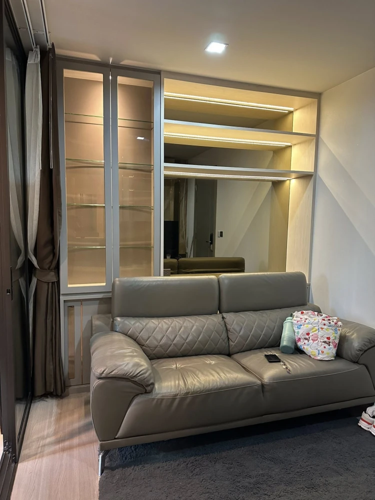 For rent: Life Asoke rama9, fully furnished room, ready to move in, complete here, just come with yourself and move in. You must not miss it.
