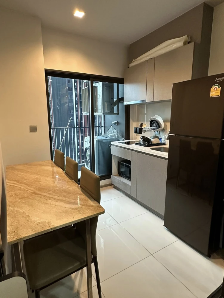 For rent: Life Asoke rama9, fully furnished room, ready to move in, complete here, just come with yourself and move in. You must not miss it.