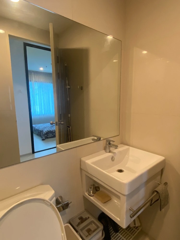 Life Asoke condo for rent, 21st floor, fully furnished. Book now, don't wait!