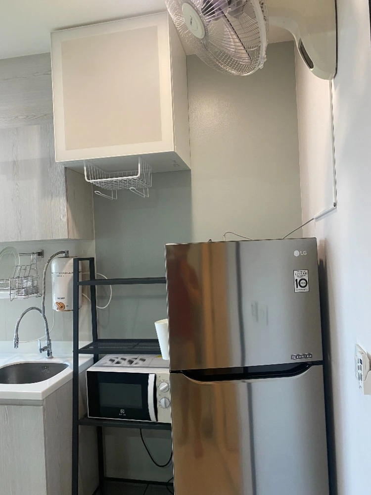 Life Asoke condo for rent, 21st floor, fully furnished. Book now, don't wait!
