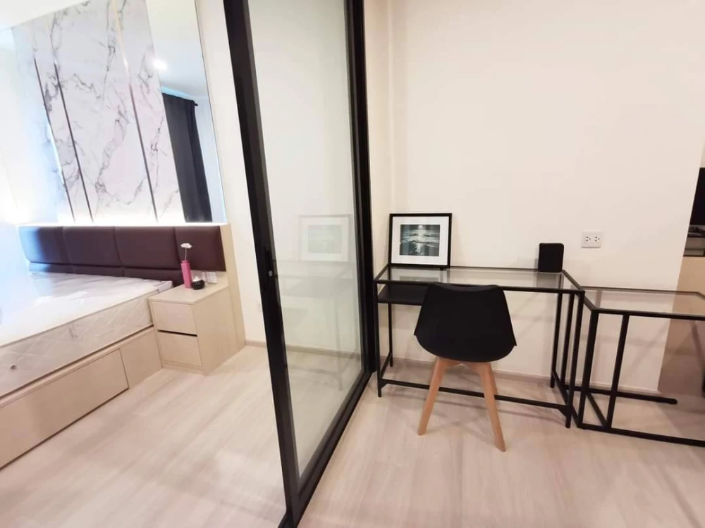 Life Asoke condo for rent, 29th floor. Beautiful unit with complete furnishings. Book now! (Limited time offer!)