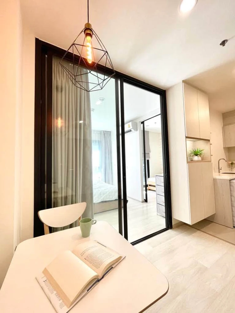 For Rent: Life Asoke – Beautifully decorated, airy, and inviting 1-Bedroom Plus unit. Features a separate multi-purpose room that can be converted int