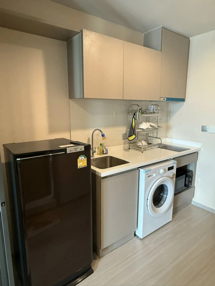 For rent: Life Ladprao, 1 bedroom, 1 bathroom, fully furnished and equipped, just bring your bags and move in!