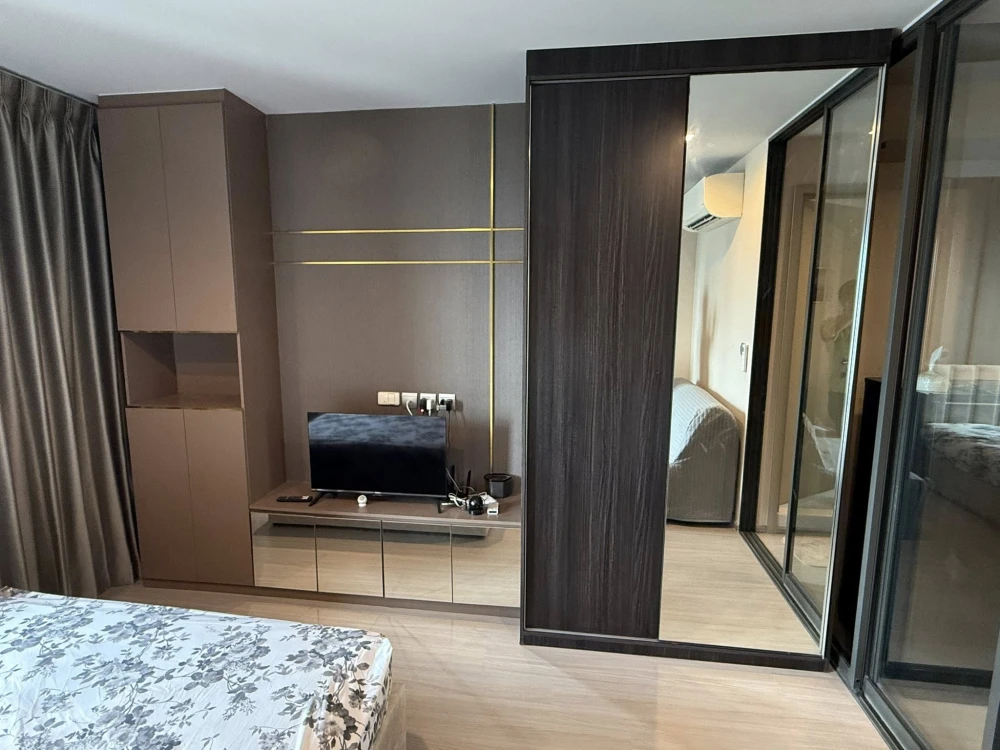 For rent: Life Ladprao, 1 bedroom, 1 bathroom, fully furnished and equipped, just bring your bags and move in!