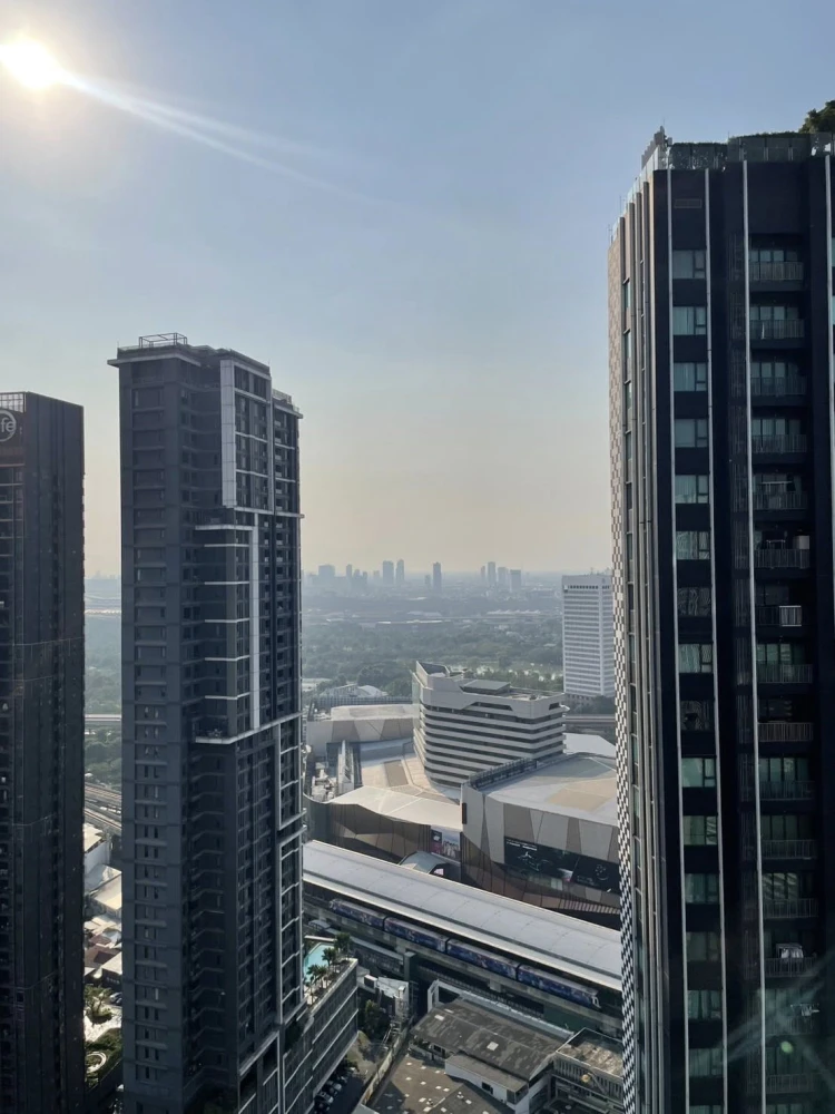 For rent: Life Ladprao, 1 bedroom, 1 bathroom. Fully furnished with complete amenities. Don't miss out!