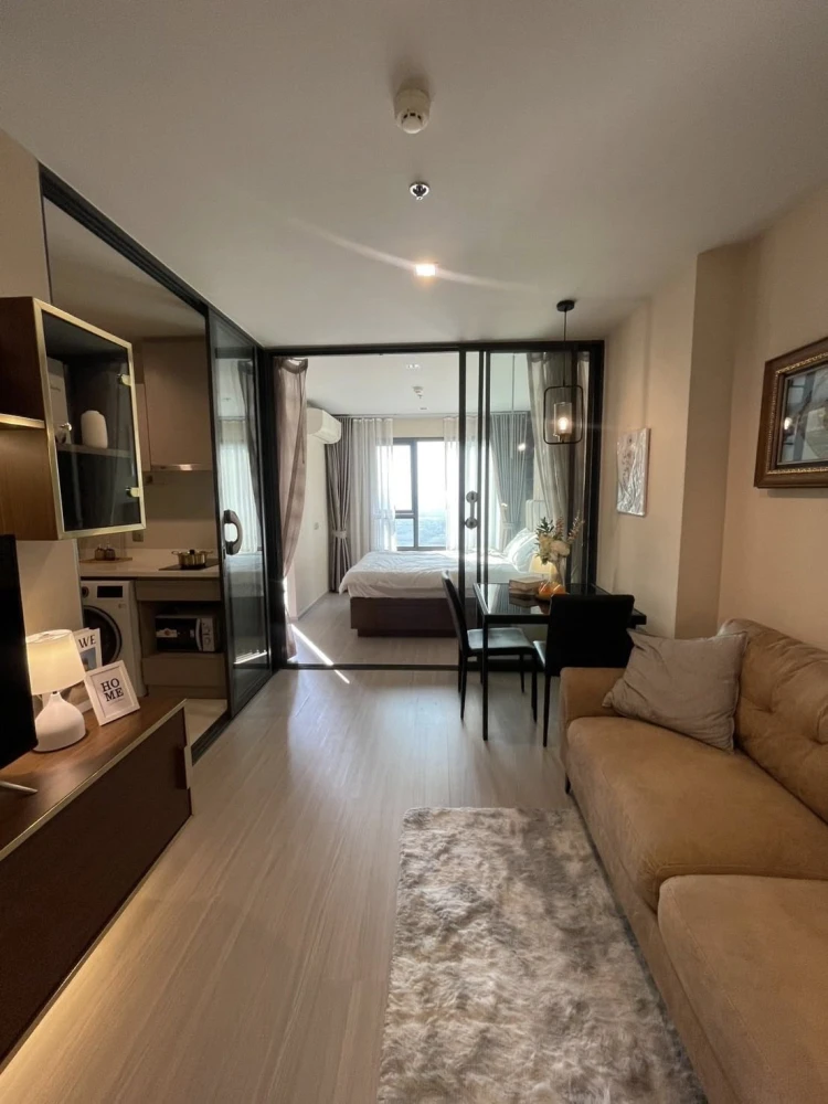 For rent: Life Ladprao, 1 bedroom, 1 bathroom. Fully furnished with complete amenities. Don't miss out!