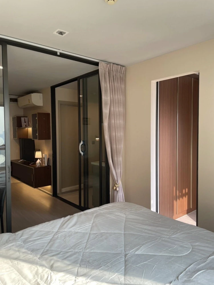 For rent: Life Ladprao, 1 bedroom, 1 bathroom. Fully furnished with complete amenities. Don't miss out!