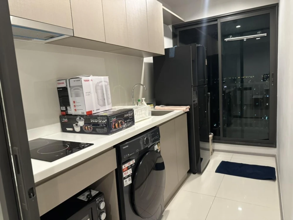 For rent: Life Ladprao, 2 bedrooms fully furnished, very move-in ready. Don't miss out! Book now!