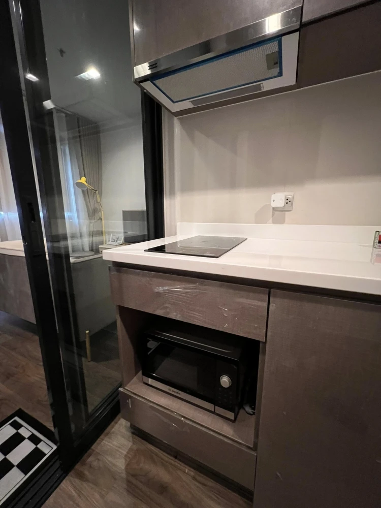 For rent: Life Ladprao Valley 1-bedroom apartment. Great location, convenient transportation, fully furnished. What are you waiting for?