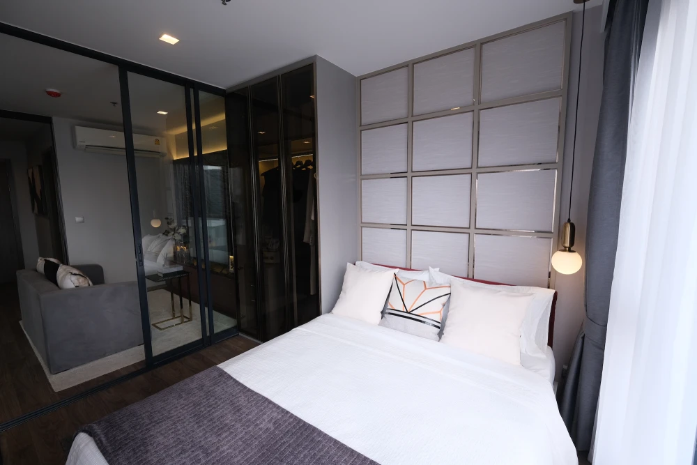 For rent: Life Ladprao Valley, 21st floor, city view + Chatuchak Park, built-in furniture in the whole room, with premium quality items, must book.