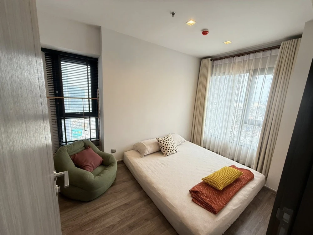 For rent: Life Ladprao Valley, 25th floor, very high, corner room, quiet and private, decorated in a Korean minimalist style. Reserve now!