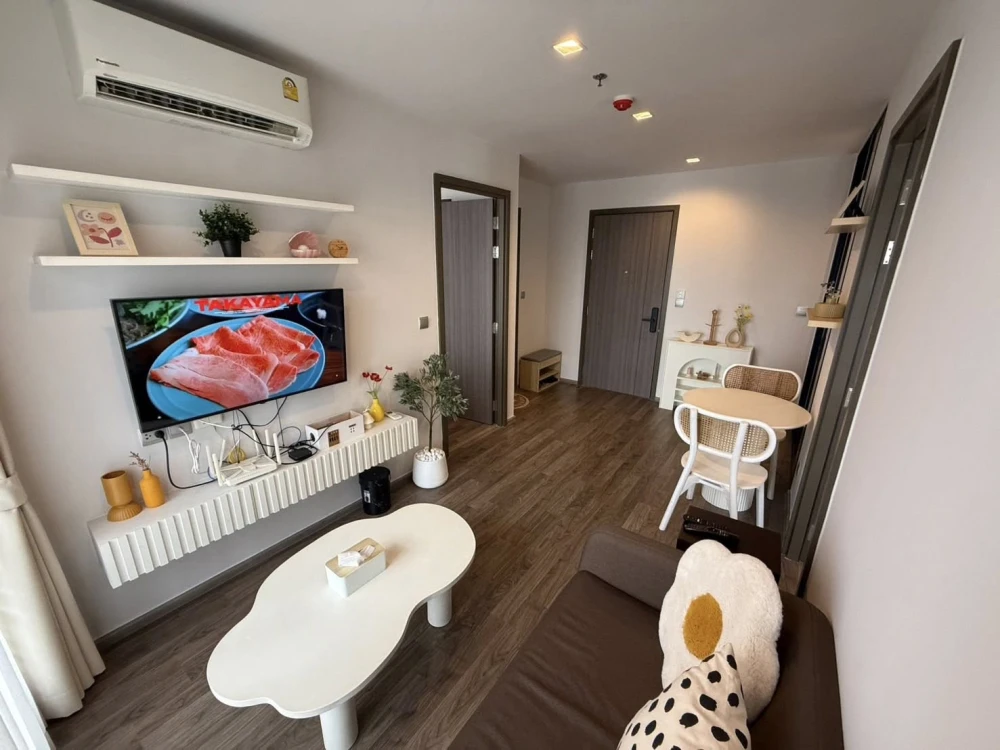 For rent: Life Ladprao Valley, 25th floor, very high, corner room, quiet and private, decorated in a Korean minimalist style. Reserve now!