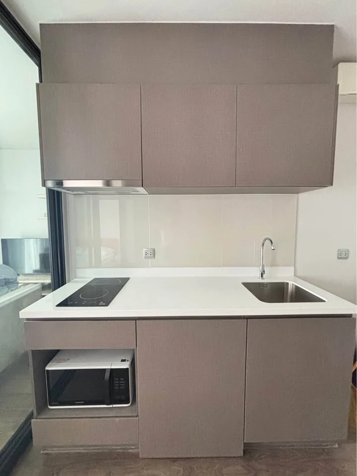 For rent: Life Ladprao Valley, 28th floor, very high, great city view, fully furnished, book now.