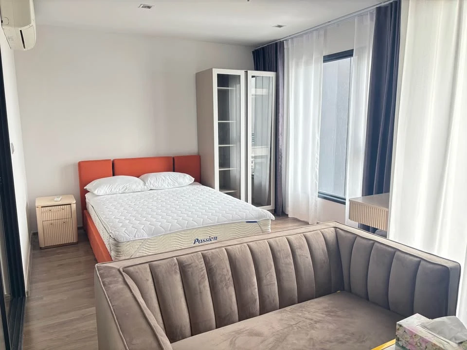 For rent: Life Ladprao Valley, 28th floor, very high, great city view, fully furnished, book now.
