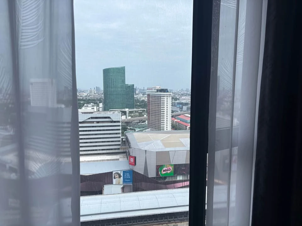 For rent: Life Ladprao Valley, 28th floor, very high, great city view, fully furnished, book now.