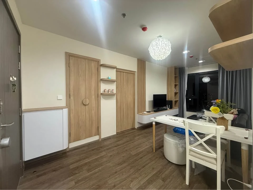 For rent: Life Ladprao Valley, 29th floor. Beautiful, spacious view. Excellent feng shui, "Emperor" feng shui, enhancing success. Don't miss out!