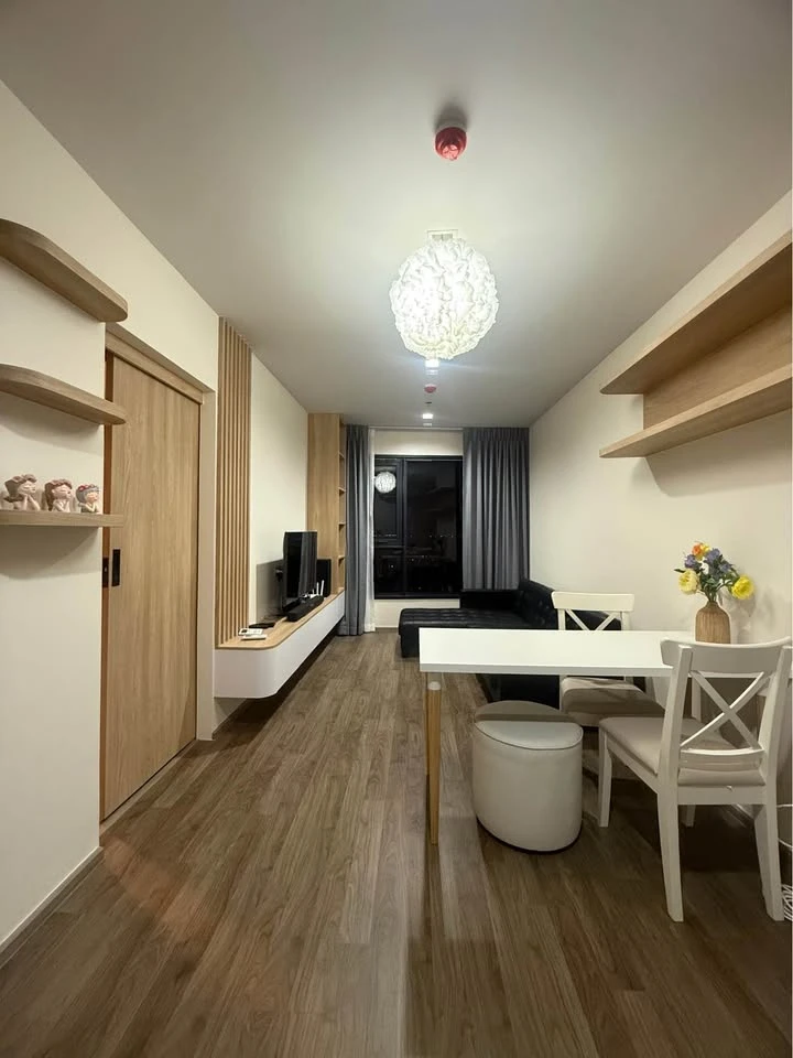 For rent: Life Ladprao Valley, 29th floor. Beautiful, spacious view. Excellent feng shui, "Emperor" feng shui, enhancing success. Don't miss out!