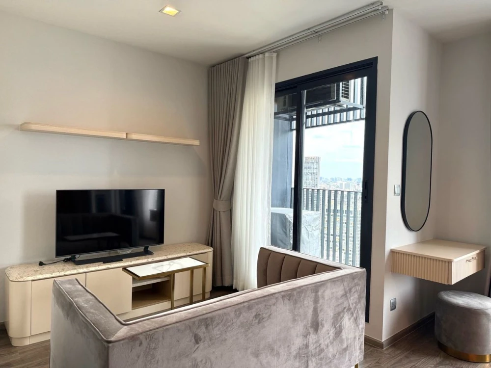 For rent: Life Ladprao Valley, 32nd floor, City view, fully furnished, nice to live in. Reserve now, don't miss out!