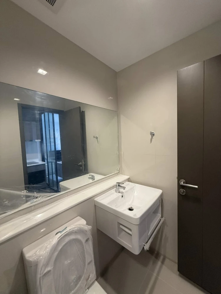 For rent: Life Ladprao Valley, 40th floor, view of Chatuchak Park, complete electrical appliances, hurry and reserve now before it's gone.