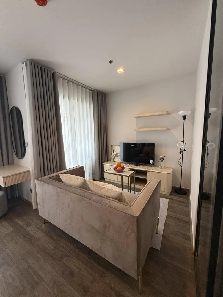 For rent: Life Ladprao Valley, 40th floor, view of Chatuchak Park, complete electrical appliances, hurry and reserve now before it's gone.