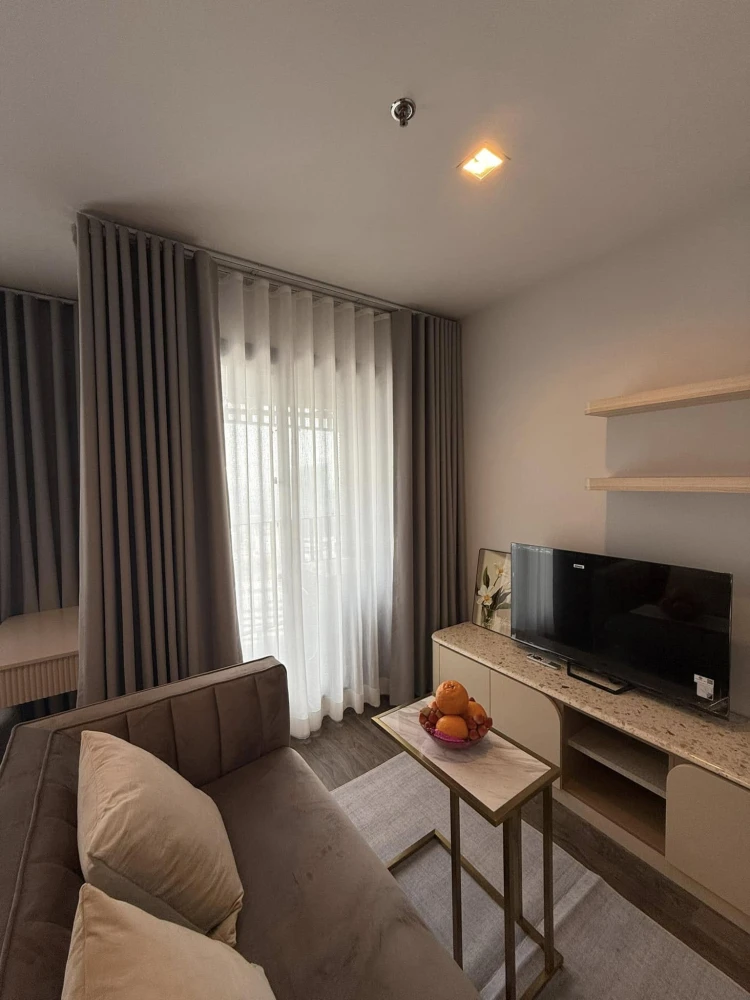 For rent: Life Ladprao Valley, 40th floor, view of Chatuchak Park, complete electrical appliances, hurry and reserve now before it's gone.