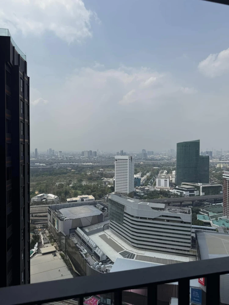 For rent: Life Ladprao Valley, 40th floor, view of Chatuchak Park, complete electrical appliances, hurry and reserve now before it's gone.