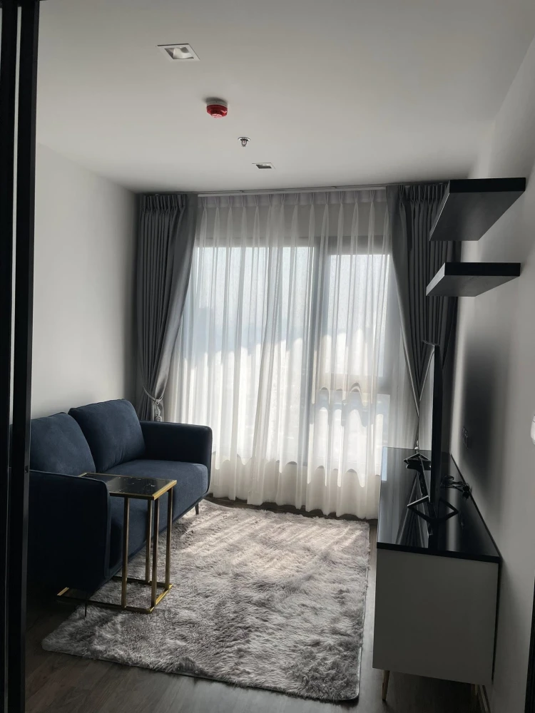 For rent: Life Ladprao Valley, 42nd floor, spacious room, comfortable, fully furnished, book now, hurry!