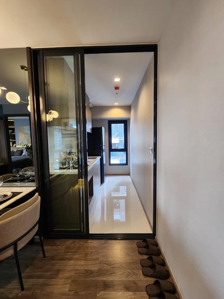 For rent: Life Ladprao Valley, very high floor, 2 bedrooms, 2 bathrooms, great city view, very beautiful built-in room, fully furnished, just bring yo