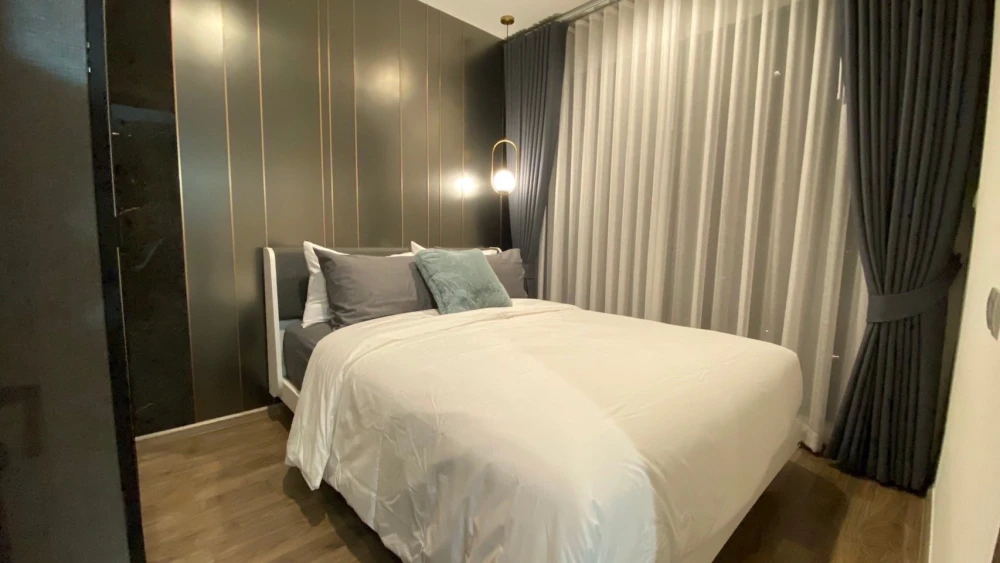 For rent: Life Ladprao Valley, spacious room, lots of usable space, simple and luxuriously decorated, comes with complete furniture, don't miss it.