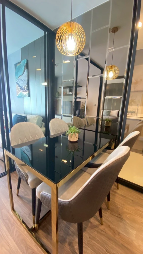 For rent: Life Ladprao Valley, spacious room, lots of usable space, simple and luxuriously decorated, comes with complete furniture, don't miss it.