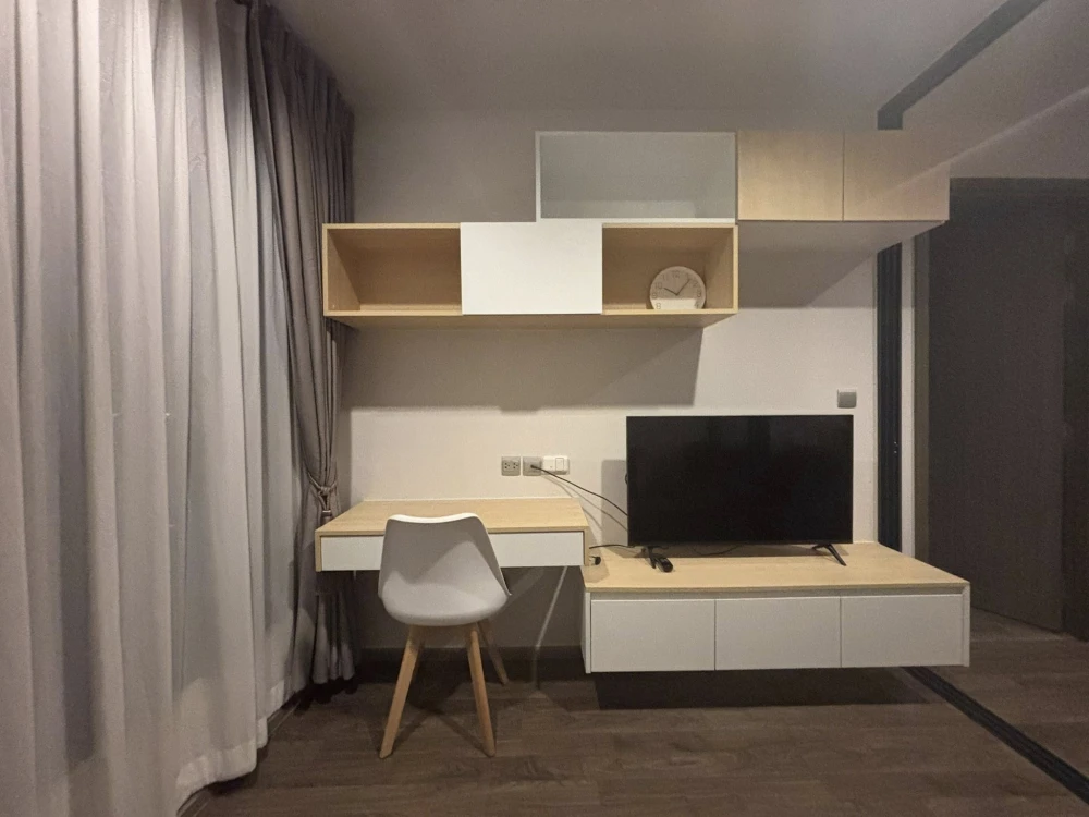 For rent: Life Ladprao Valley, 21st floor unit. Spacious living area, fully furnished and equipped with appliances. Don't miss out!