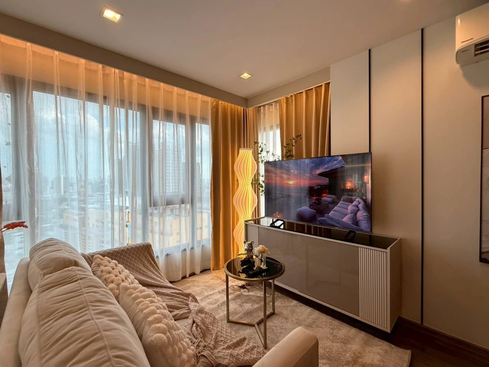 For rent: Life Ladprao Valley, high floor, nice room, built-in furniture, hurry and reserve now.