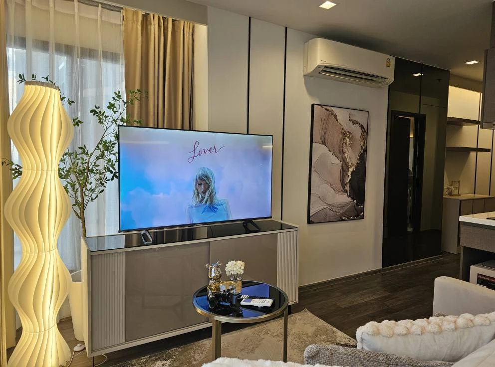 For rent: Life Ladprao Valley, high floor, nice room, built-in furniture, hurry and reserve now.